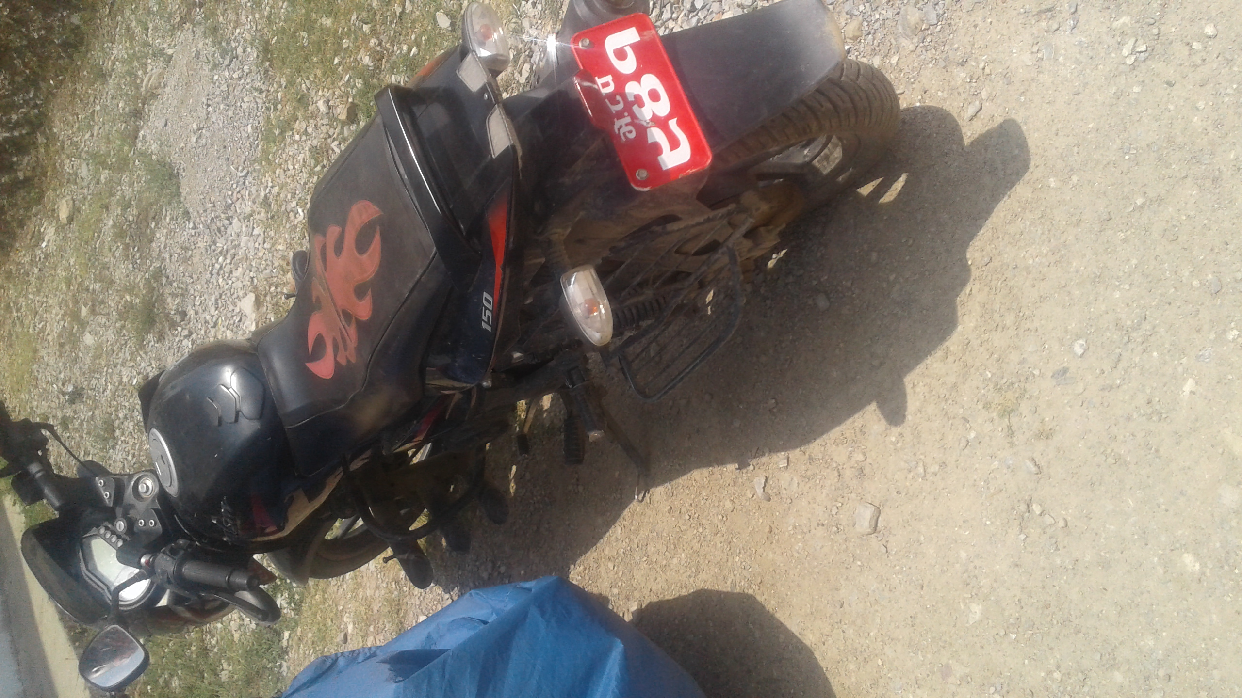 ओडारमुनी लुकाएको मोटरसाईकल सहित दुई युवा पक्राउ