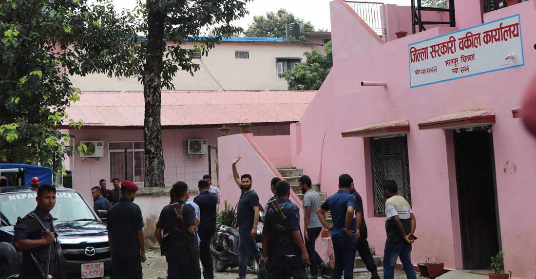 रवि लामिछाने र युवराज कँडेल धरौटीमा, अस्मिता साधारण तारेखमा रिहा