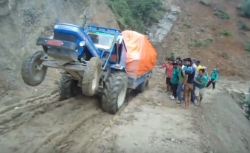 हेरौं गुड्ने ट्याक्टर उडेपछि