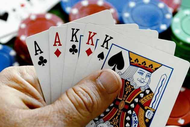 जुवा खेल्ने ५ जना पक्राउ