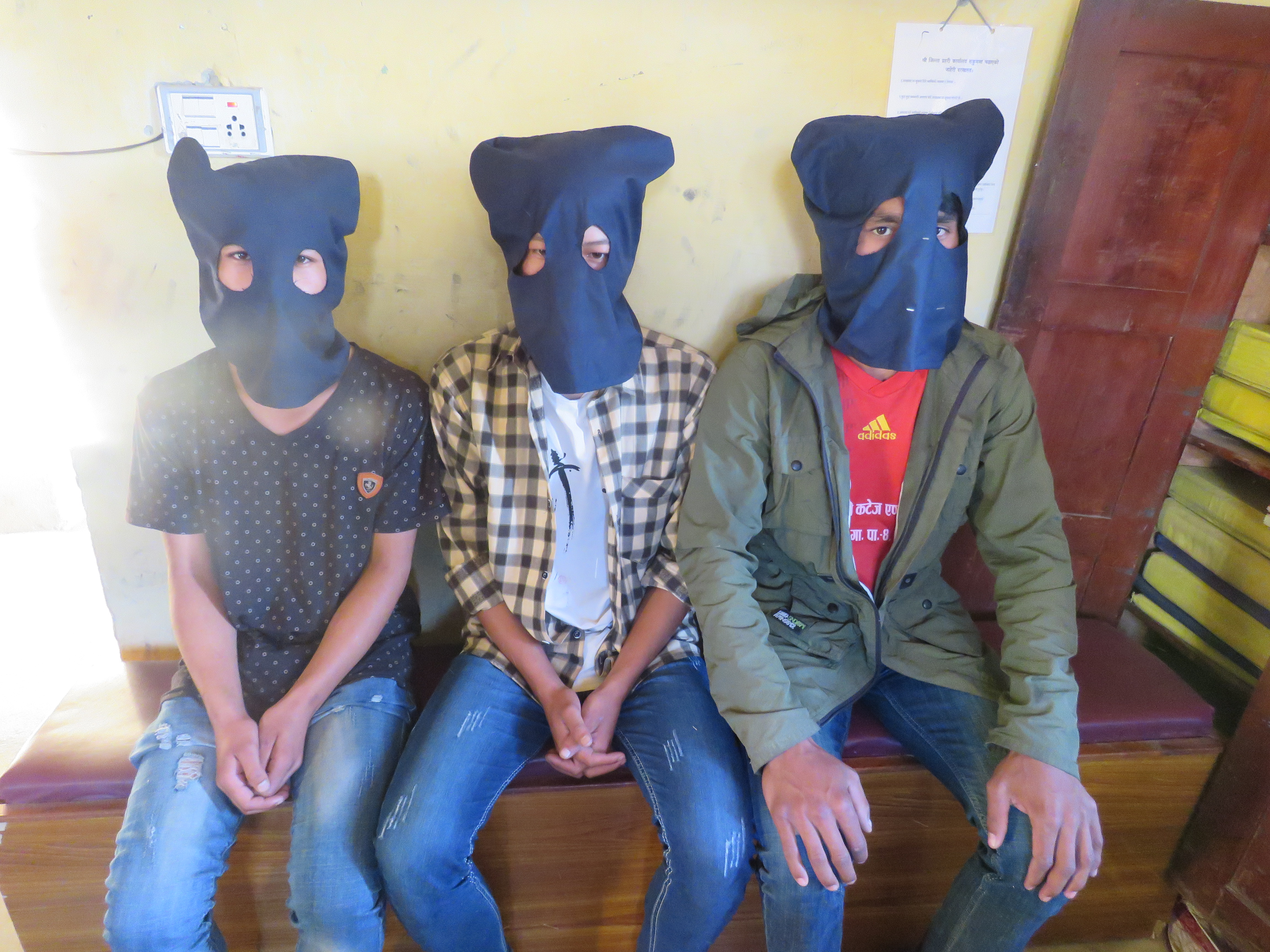 वडा कार्यालय तोडफोड गरेको आरोपमा तीन जना पक्राउ