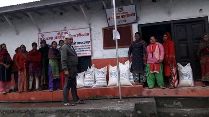 ३० घर परिवारलाई राहत वितरण