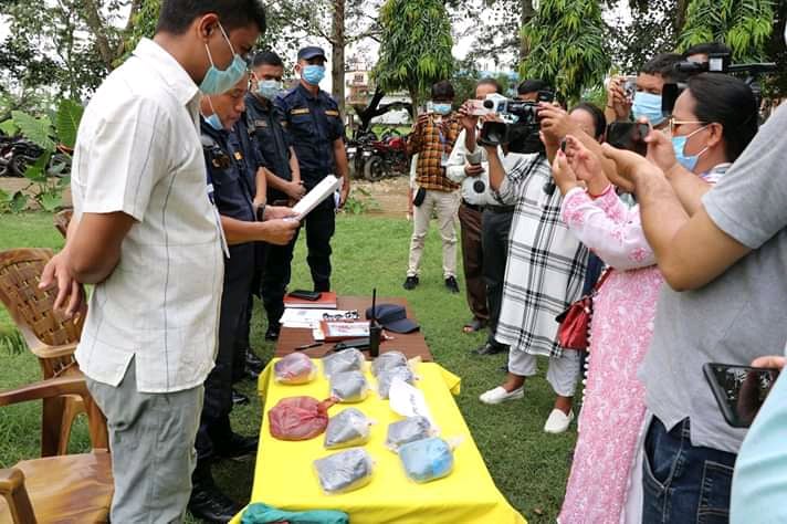 १० किलो अफिम सहित २ जना पक्राउ