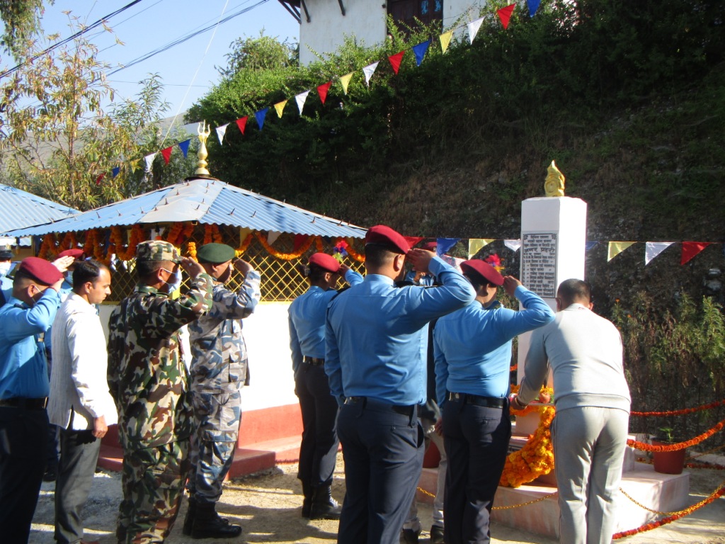 ६५ औ प्रहरी दिवशको अबसरमा उत्कृट कर्मचारीलाई सम्मान