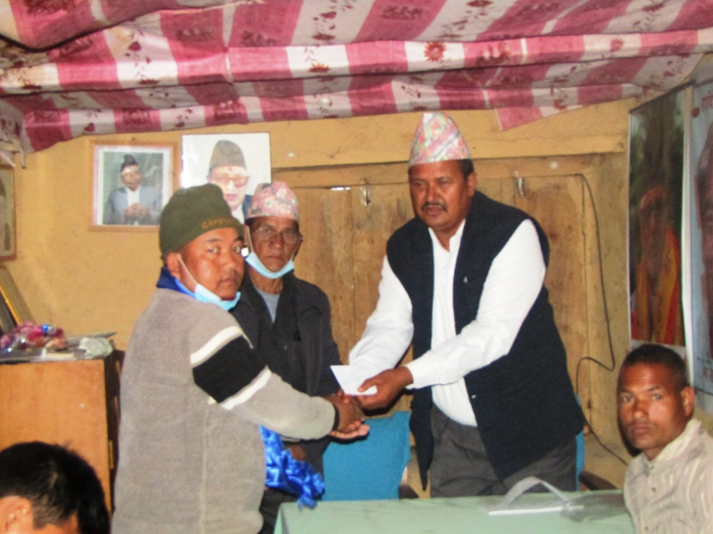 पूर्व जनमुक्ति सेनाका भाईस पलाटुन कमाण्डर कांग्रेसमा प्रवेश 