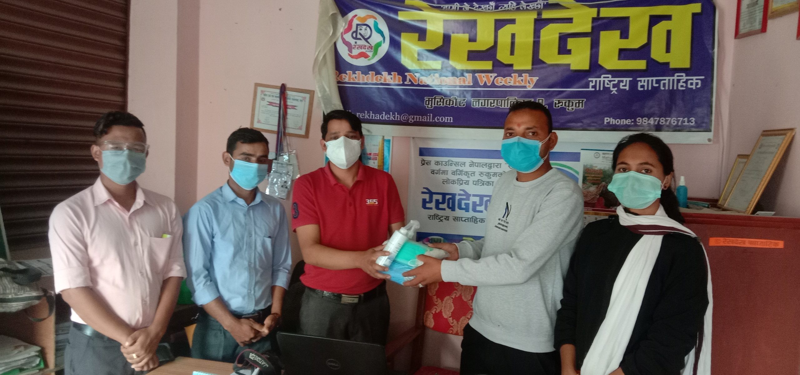 पत्रकार महासंघको पहलमा क्रियाशिल पत्रकारलाई स्वास्थ्य सामाग्री वितरण